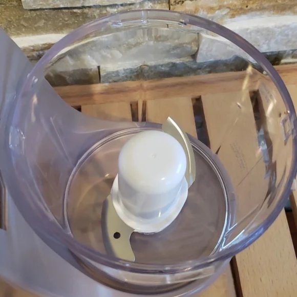 Oster Three Cup Chopper, 2 Speed Settings - Picture 4 of 5